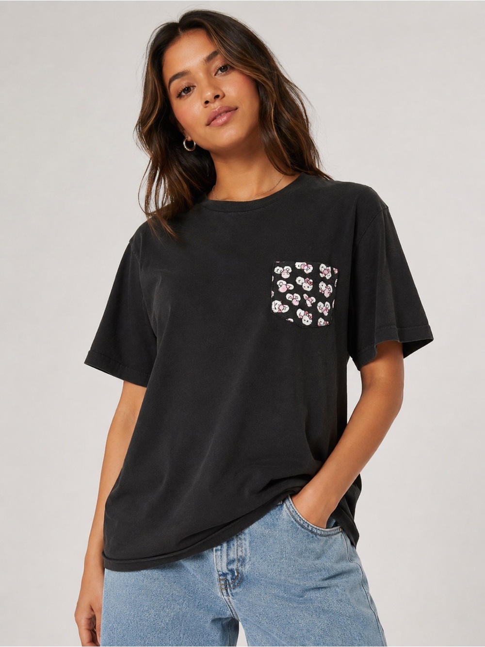 UT Uniqlo x Kaws BFF Pocket Tee XXL Black Short Sleeve T Shirt Streetwear Casual